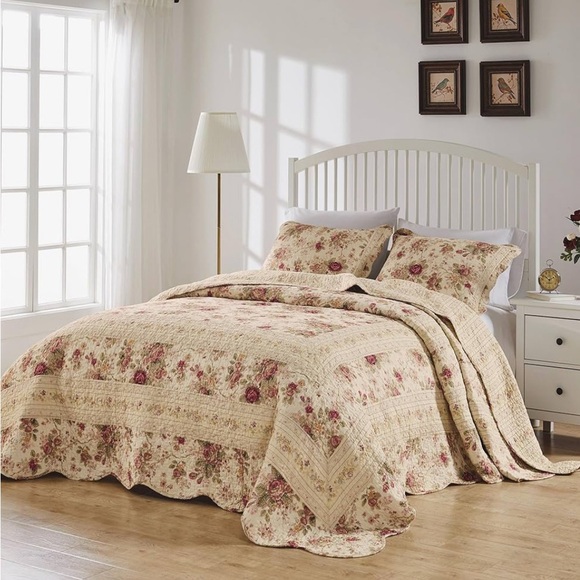 Greenland Other - Elegant Floral Cream Quilt Set
